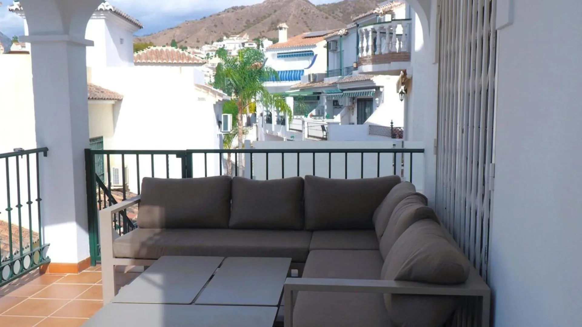 Stylish Villa Private Pool Ideal For Large Family ネルハ